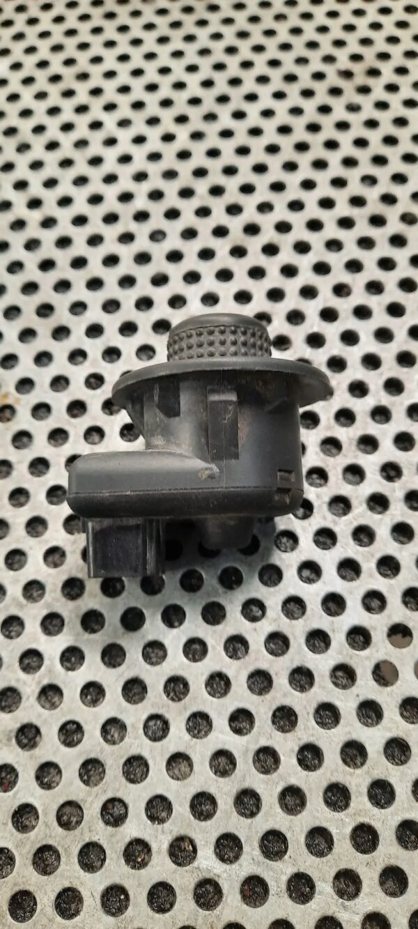 PRZYCISK REGULACJI LUSTEREK 7738469 TRAFIC