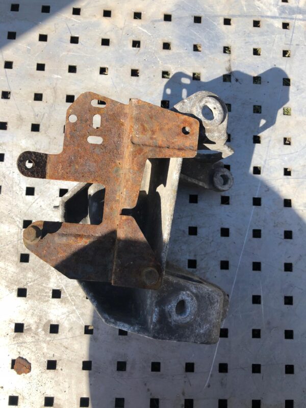 ŁAPA SILNIKA RENAULT MASTER MOVANO 8200027178B