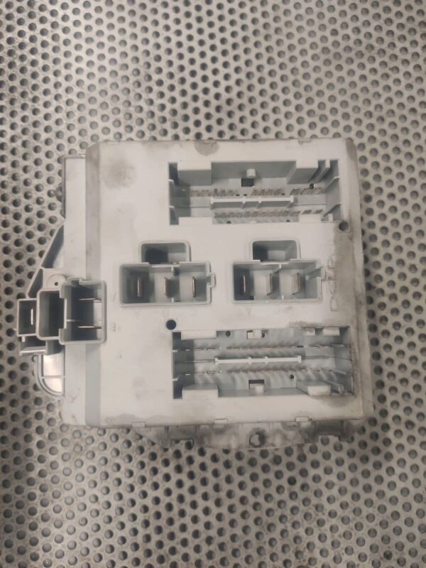 SKRZYNKA BEZPIECZNIKÓW IVECO DAILY 06- 69501260