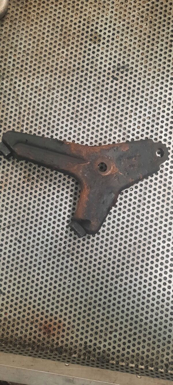 MOCOWANIE KATALIZATORA 629845A RENAULT MASTER