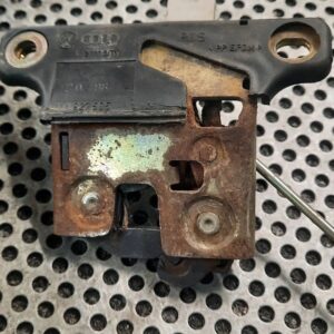 ZAMEK KLAPY 8L0827505 VOLKSWAGEN