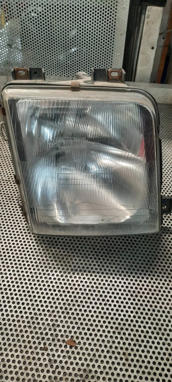 LAMPA PRZEDNIA VOLKSWAGEN LT PRAWA