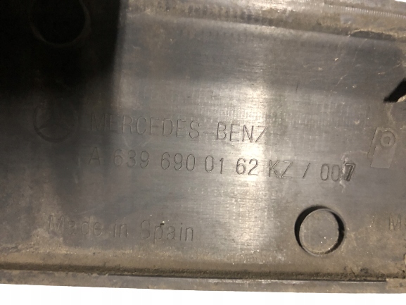 LISTWA DRZWI LEWY PRZÓD VITO 639 A6396900162