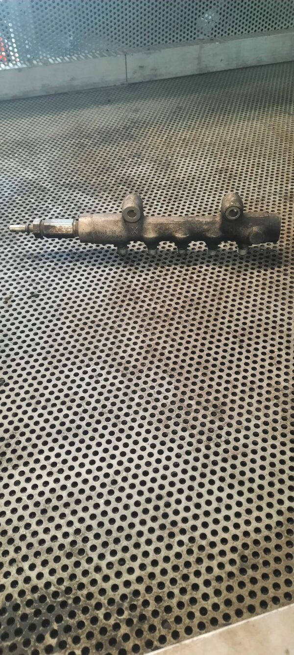 LISTWA WTRYSKOWA 209104415