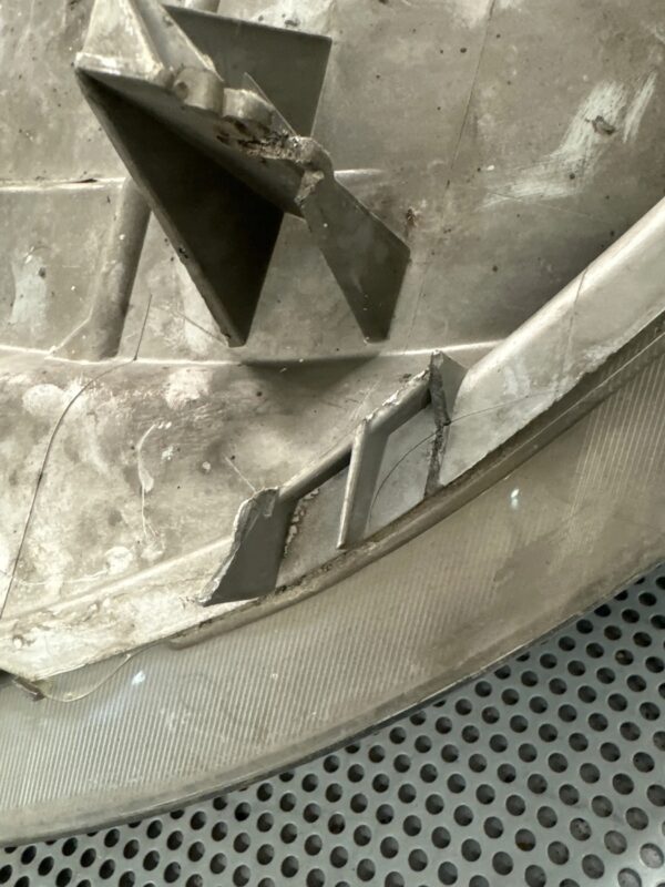 LAMPA PRAWY PRZÓD EUROPA RENAULT TRAFIC 01-06 7700311372