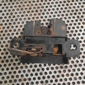 ZAMEK KLAPY TYLNEJ VOLKSWAGEN T5