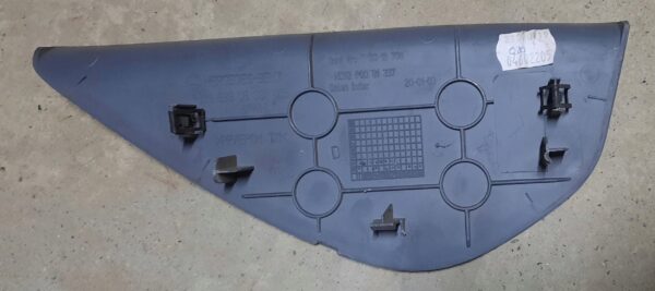 BOCZNA OSŁONA PRAWA DESKI ROZDZIELCZEJ A6396890608 MERCEDES VITO W639