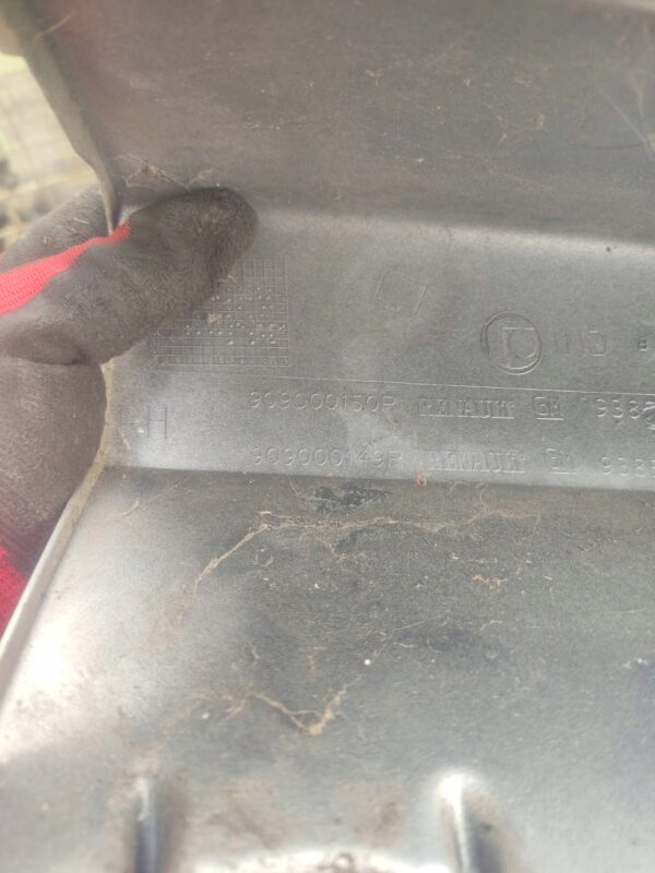 NAROŻNIK ZDERZAKA TYLNEJ LAMPY PRAWEJ RENAULT TRAFIC II 909000150R