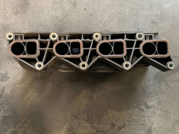 KOLEKTOR SSĄCY MERCEDES W639 A6460900837