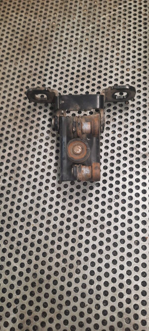 ROLKA PROWADNICA YC15V268840AL ŚRODKOWA FORD TRANSIT