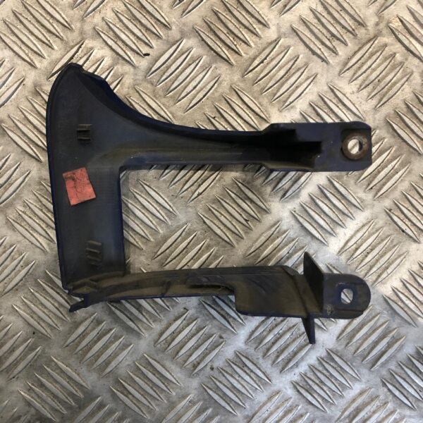 OSŁONA ZAWIASU PRAWA MERCEDES VITO A6396940625