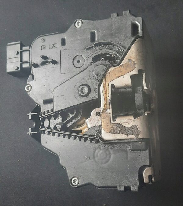 ea39ba5cd6db27380dffefdcc14ddb1d