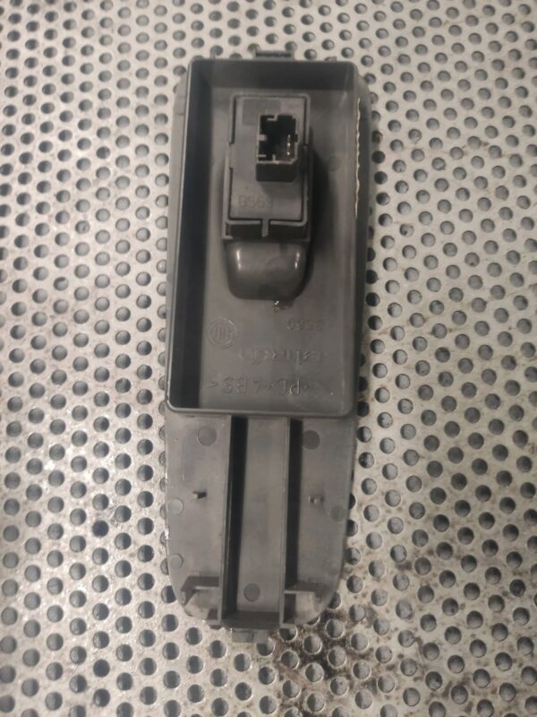 2d761822624690c8cfa57d32e44f6270