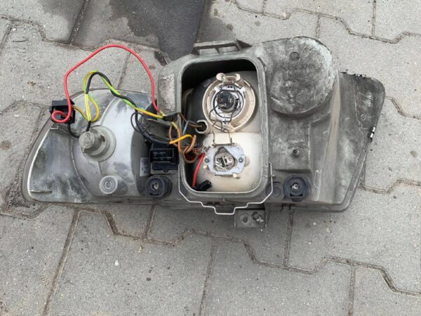 LAMPA REFLEKTOR PRAWY PRZÓD VITO W638