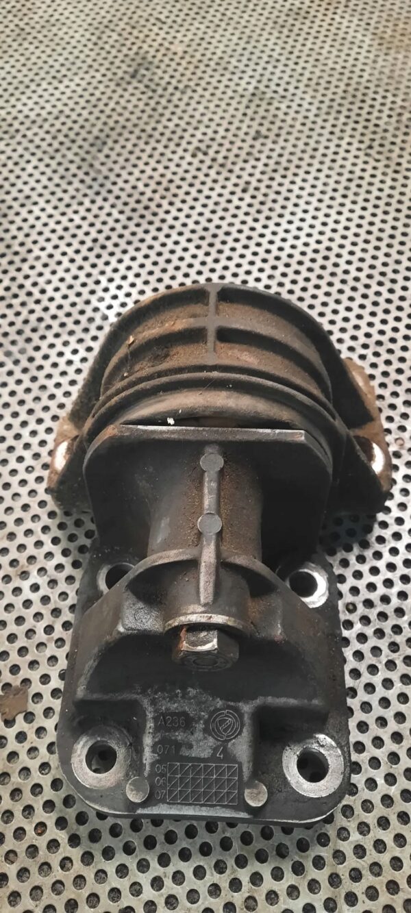 ŁAPA MOCOWANIE SILNIKA FIAT DUCATO 4236