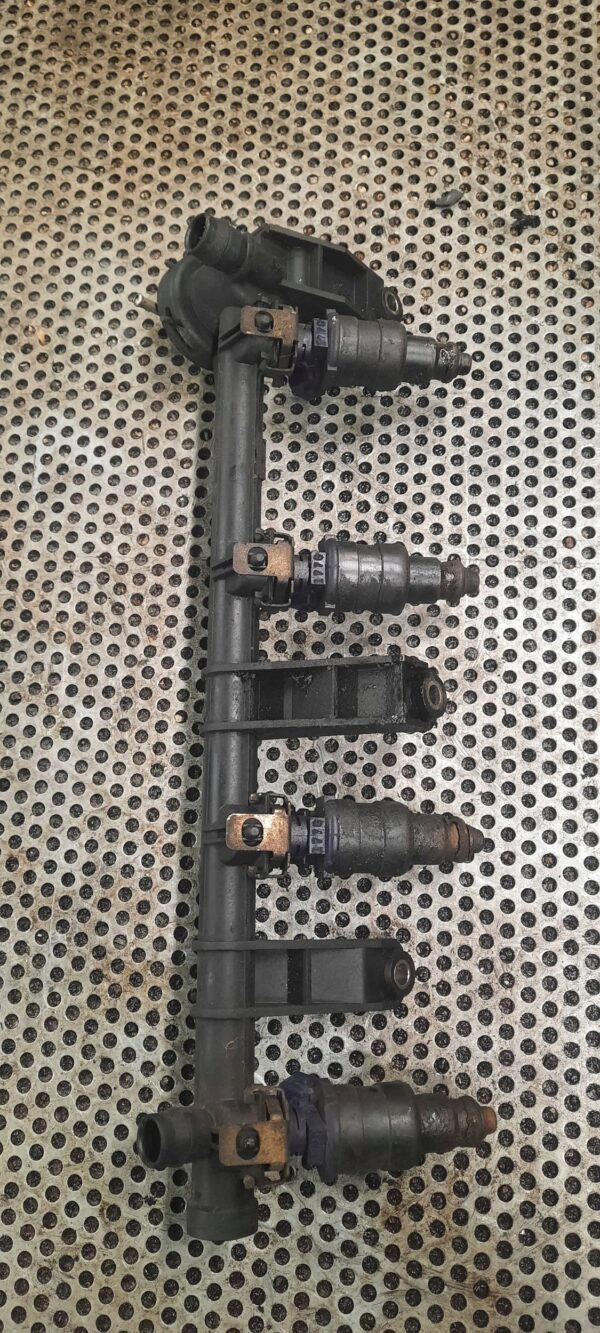 LISTWA WTRYSKOWA 7700273485 RENAULT