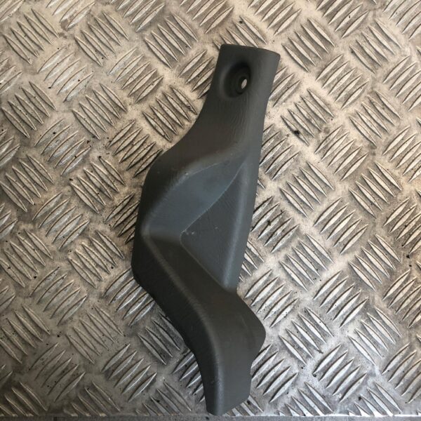 OSŁONA ZAŚLEPKA PRAWA TRAFIC VIVARO 8200140434