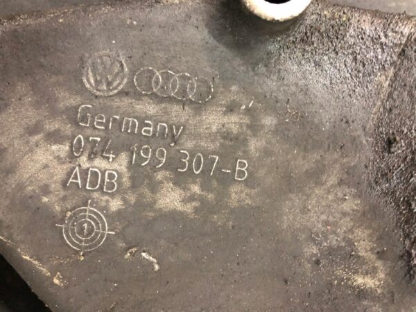 ŁAPA SILNIKA VOLKWAGEN LT 2.5 TDI 074199307B