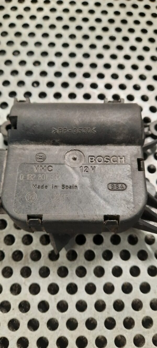 SILNICZEK DMUCHAWY 0132801332 MERCEDES VITO