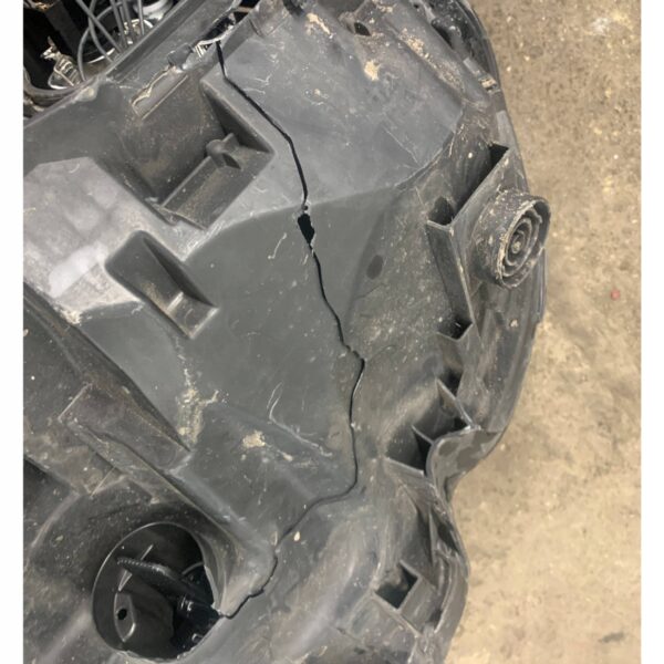 LAMPA PRZEDNIA PRAWA USZKODZONA 7E1941016AD VOLKSWAGEN T6