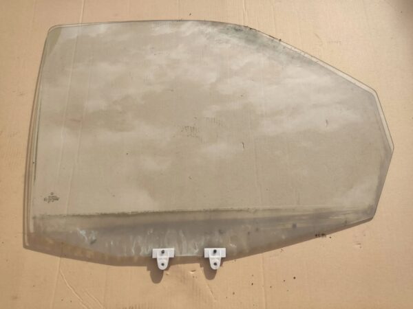 SZYBA DRZWI PRAWA PRZEDNIA MERCEDES VITO 638