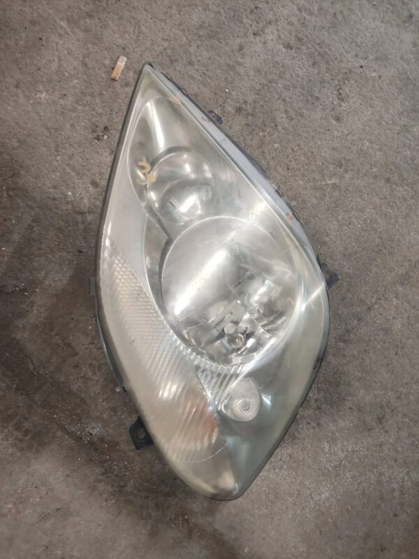 LAMPA PRZEDNIA PRAWA SPRINTER W906