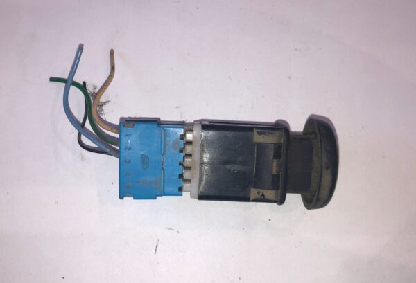 PRZEŁĄCZNIK OGRZEWANIA SZYBY PRZEDNIEJ 7700351970A