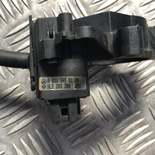 PRZEŁĄCZNIK KIERUNKOWSKAZÓW WYCIERACZEK 6395450124