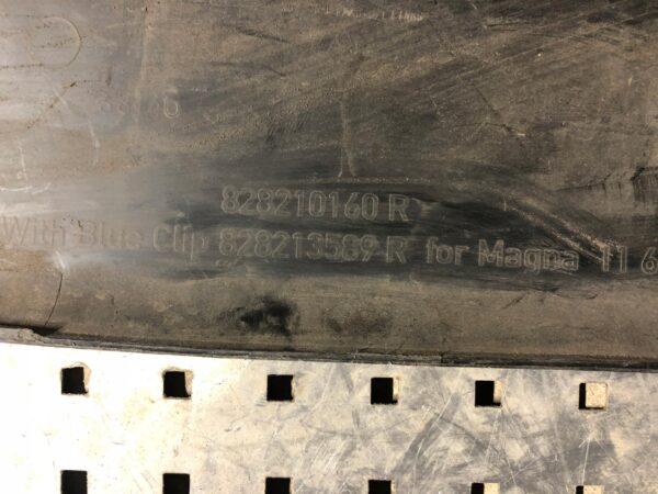 LISTWA BOCZNA LEWA MASTER III 828210160R