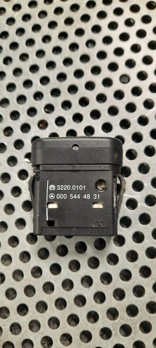 PRZEŁĄCZNIK ŚWIATEŁ MERCEDES SPRINTER 0005444831