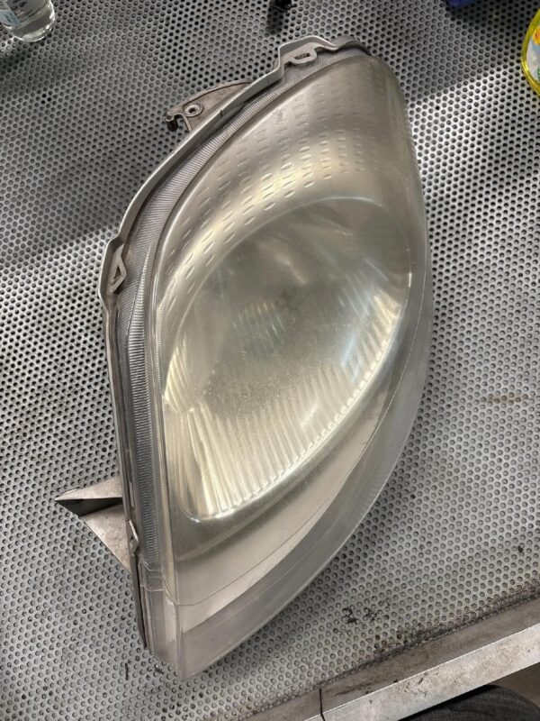 LAMPA PRZEDNIA LEWA TRAFIC II 7700311371