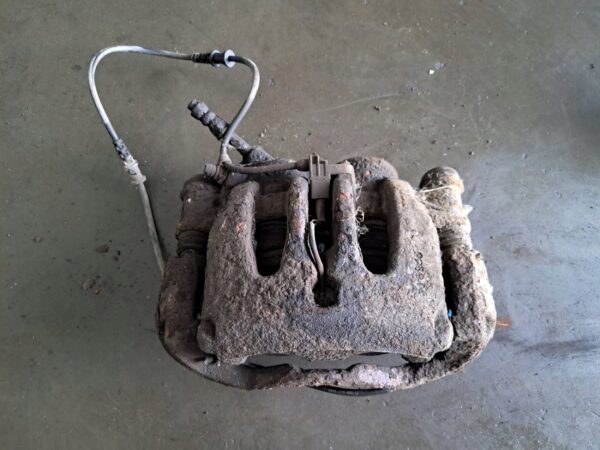 ZACISK HAMULCOWY LEWY PRZÓD MERCEDES SPRINTER W906