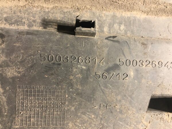 LISTWA DRZWI LEWY PRZÓD IVECO DAILY 500326814