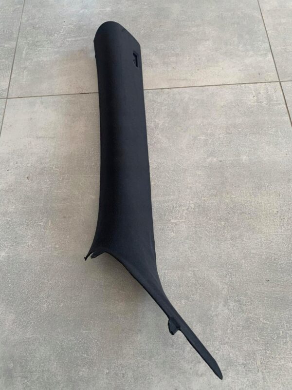 OBUDOWA SŁUPKA LEWA BMW E63 SCHWARZ 51437898391