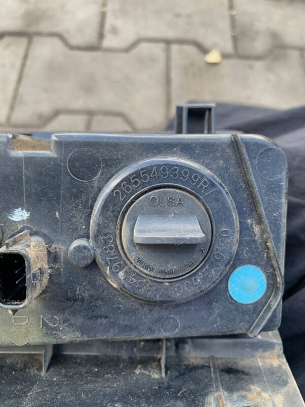 ŚWIATŁO PRZECIWMGIELNE PRAWE TRAFIC III 265549399R