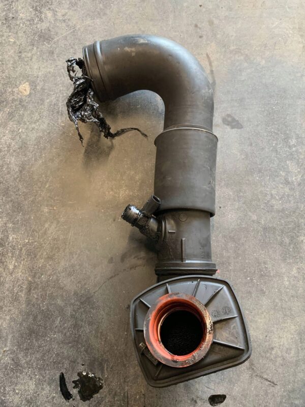 eacc6d8986df0006521a8494d4b36d8e.jpg RURA DOLOTU POWIETRZA MERCEDES-BENZ VIANO W639 A6395280624