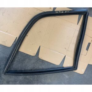 USZCZELKA LISTWA SZYBY DRZWI PRZEDNICH PRAWA 05801901051 IVECO DAILY III