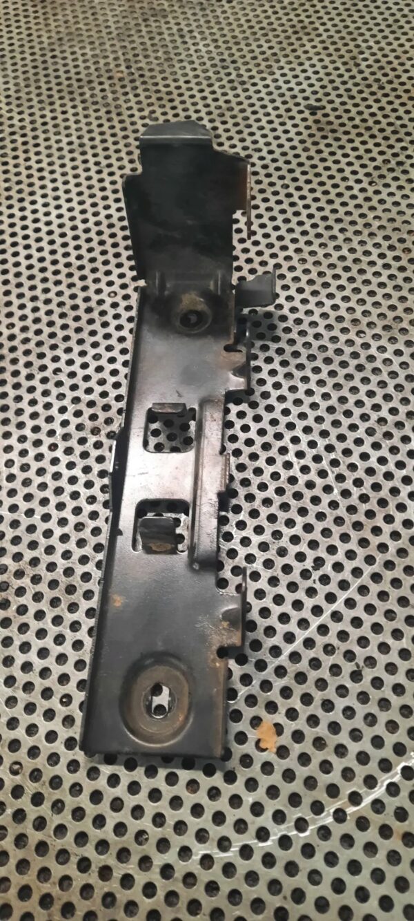 UCHWYT ZBIORNIKA PRÓŻNIOWEGO 8200782529 RENAULT MASTER MASTER III