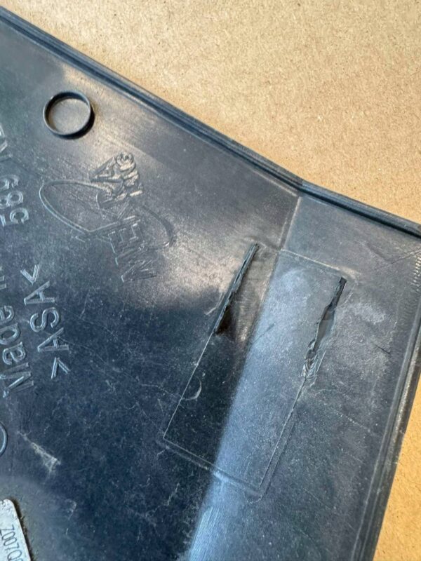 OSŁONA TRÓJKĄT LUSTERKA PRAWY VW CRAFTER MERCEDES SPRINTER A9068110107