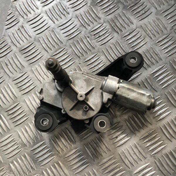 SILNICZEK TYLNEJ WYCIERACZKI KANGOO 0390201836