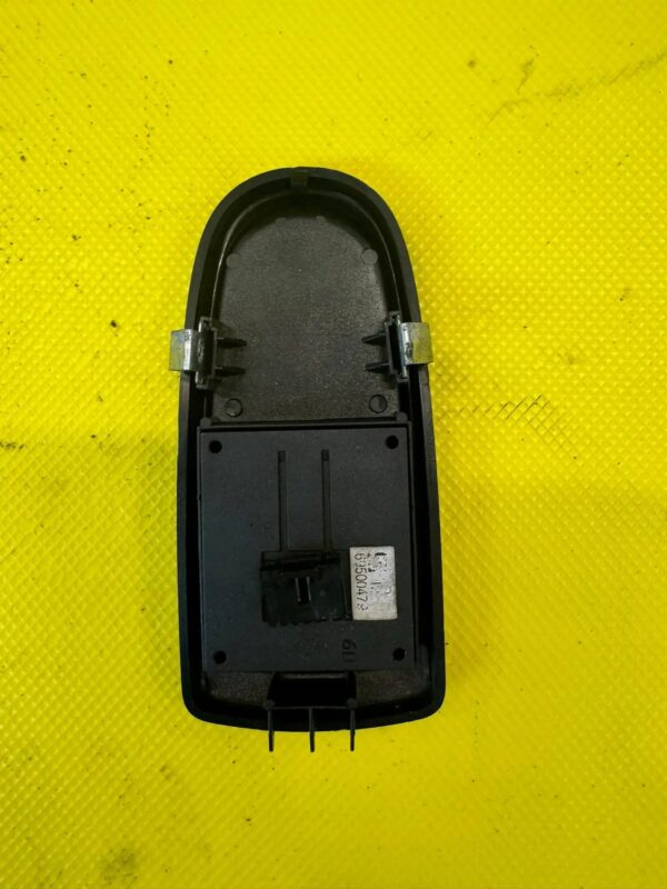 PRZEŁĄCZNIK PANEL SZYBY PRAWY IVECO DAILY 69500479