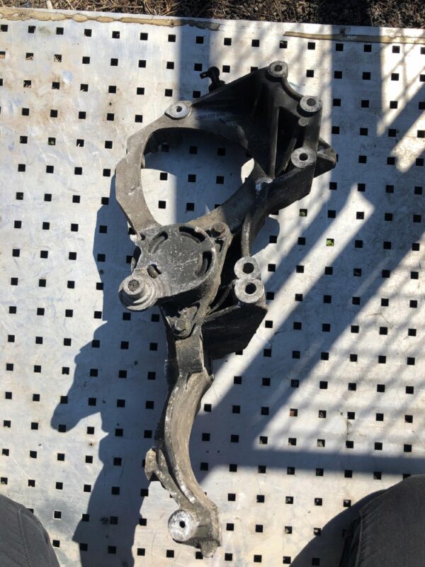 ŁAPA SILNIKA MASTER II MOVANO 8200457448