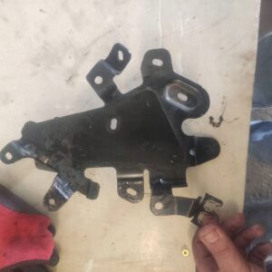 UCHWYT/MOCOWANIE TERMOSTATU RENAULT MASTER IV 215144402R