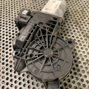 SILNICZEK SZYBY PRAWY PRZÓD VW T5 7E0959802