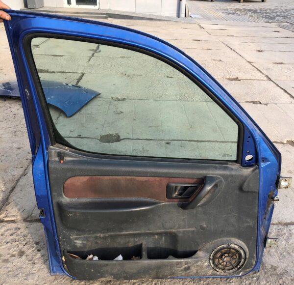 DRZWI PRZEDNIE LEWE BERLINGO 2002 EU