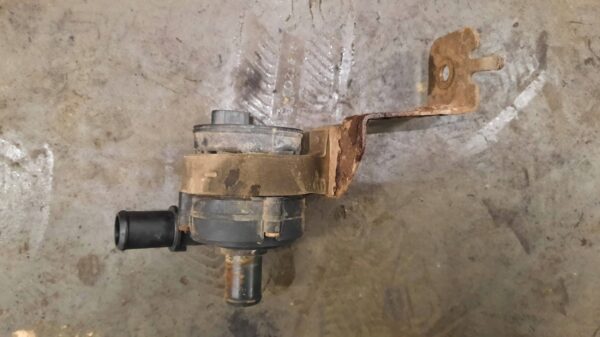 POMPA DODATKOWA WTÓRNA OBIEGU WODY MASTER III 10-24 925164GA0A