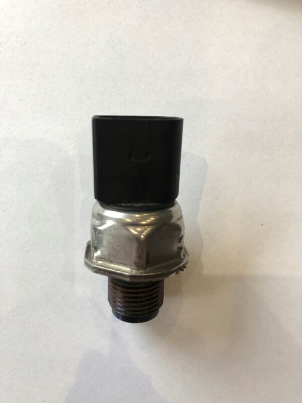 CZUJNIK CIŚNIENIA PALIWA VW CRAFTER 076906051