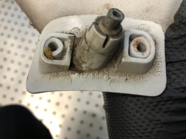 OSŁONA PRZECIWSŁONECZNA PRAWA VW T4 2.5 705857552G