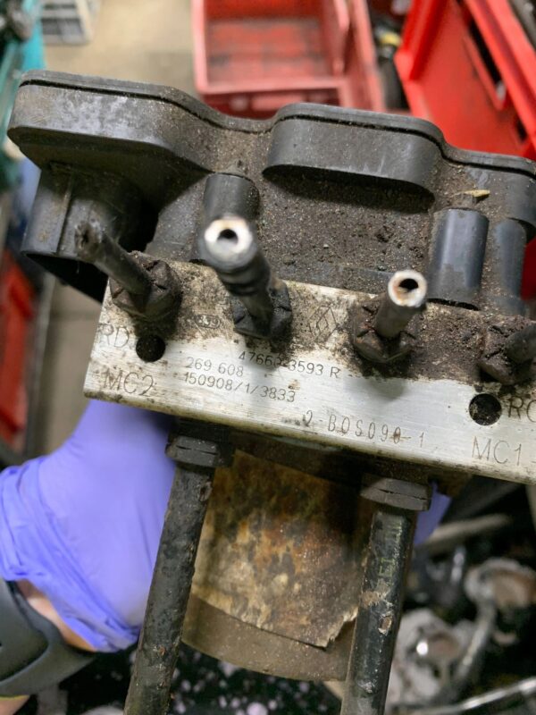 POMPA ABS RENAULT MASTER III 476603593R 269608