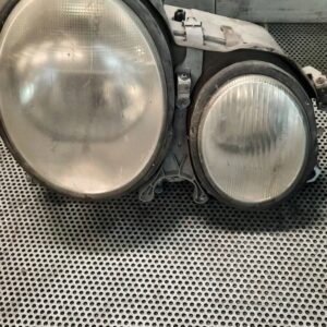 LAMPA PRZEDNIA MERCEDES 15060800 PRAWA